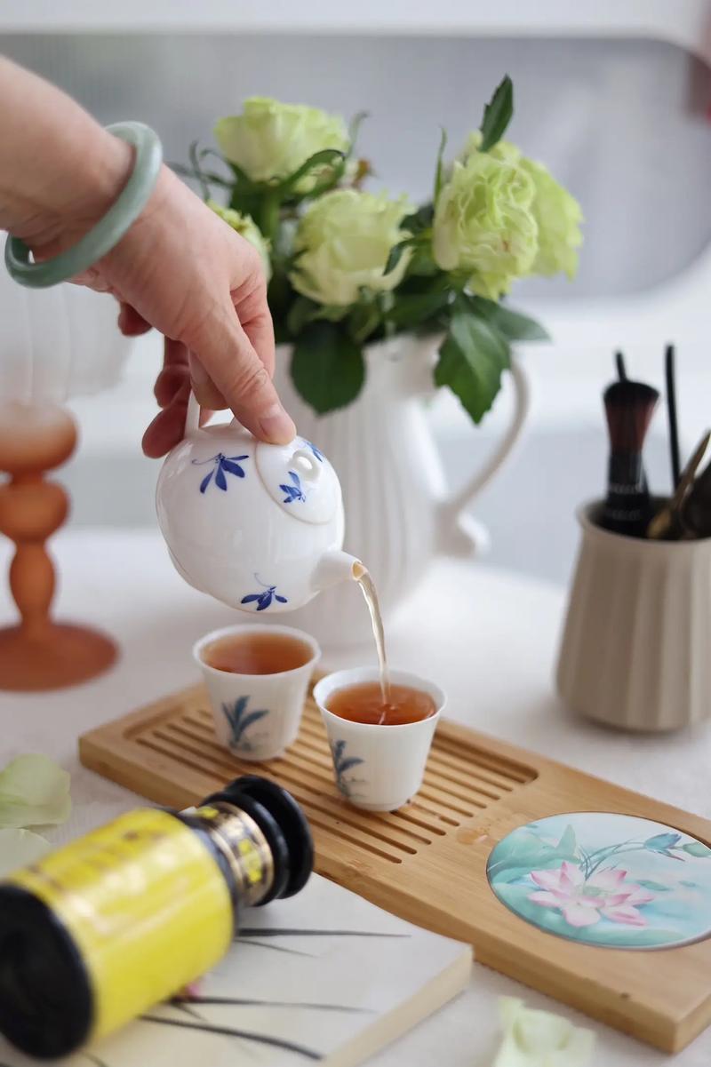 拍照姿势大全图片女生图2