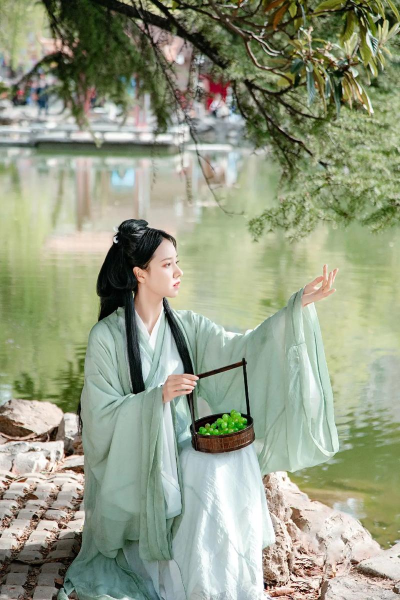 古装拍照姿势大全图片扇子图片图2