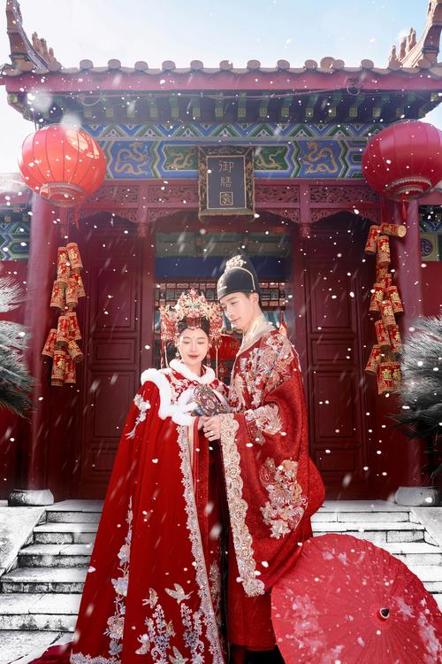 下雪拍照姿势大全女图1