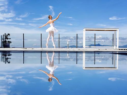 手机如何用镜子拍出天空之镜图2