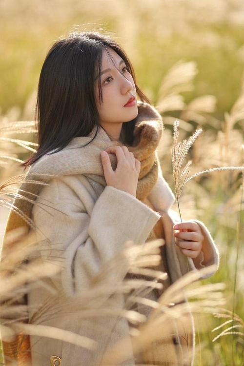 拍照姿势怎么摆好看女生图片图3