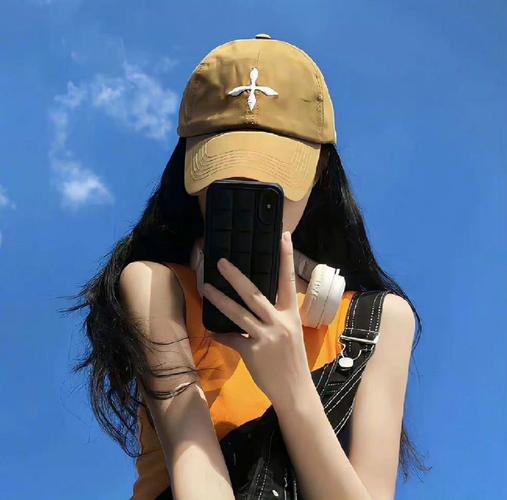 好看的紫色背景头像女生图3