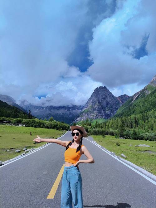 登山拍照姿势动作大全图解图1