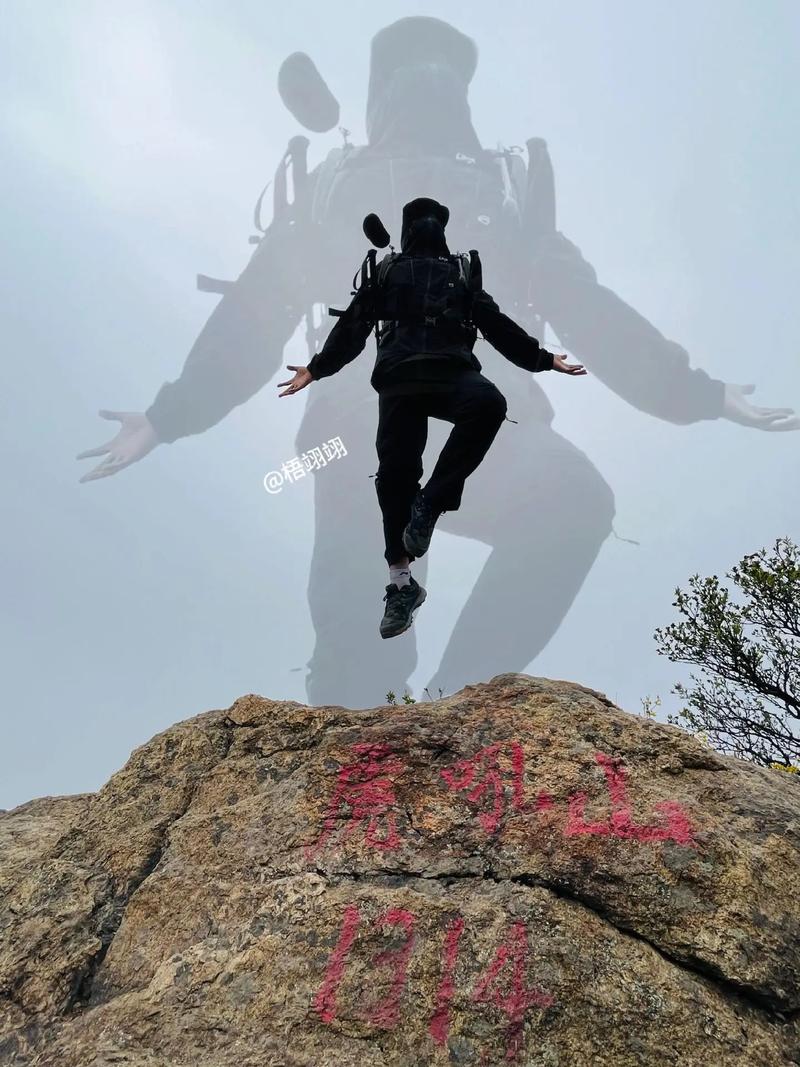 登山拍照姿势怎么摆好看