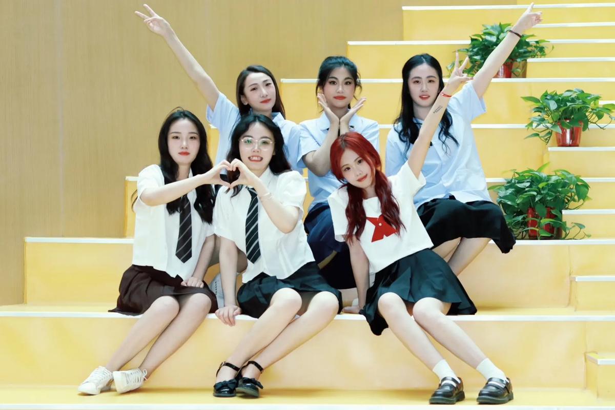 六个人合照要怎样摆姿势最有创意