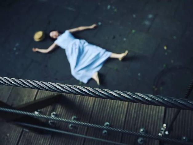 死亡视角拍照啥意思