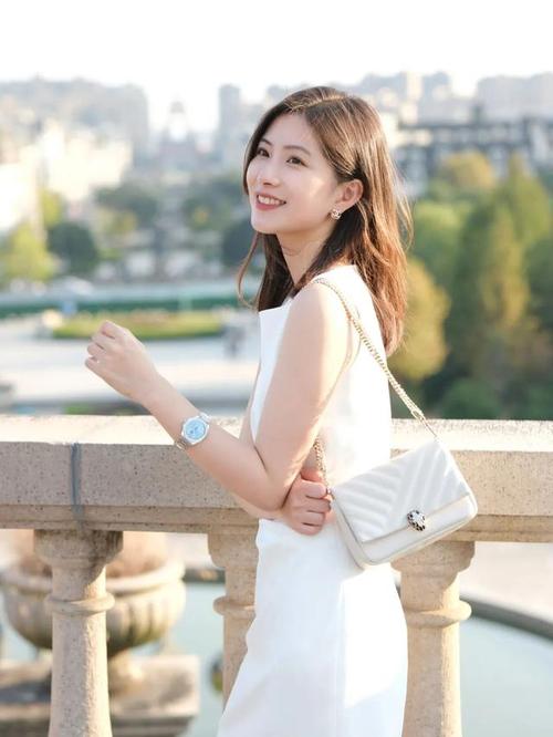 桥上拍照姿势的摆法图图1