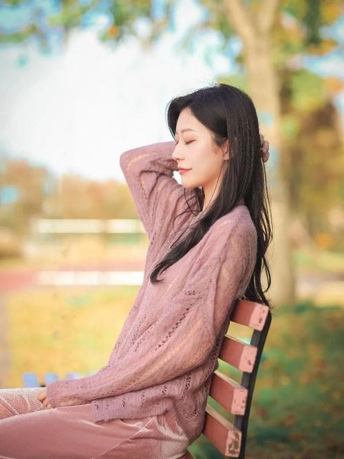 拍照好看的姿势有哪些图2