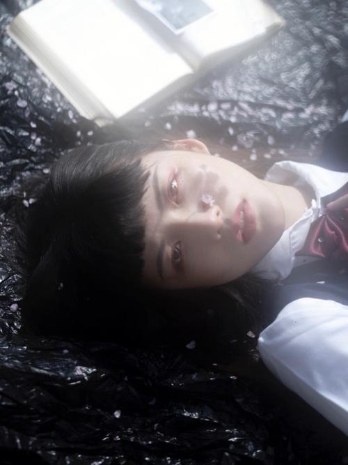 男友拍照死亡角度图片图2