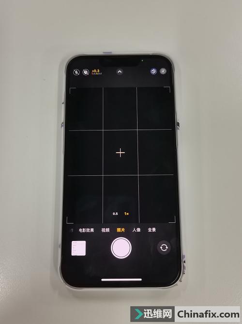 苹果手机照相怎么黑屏了