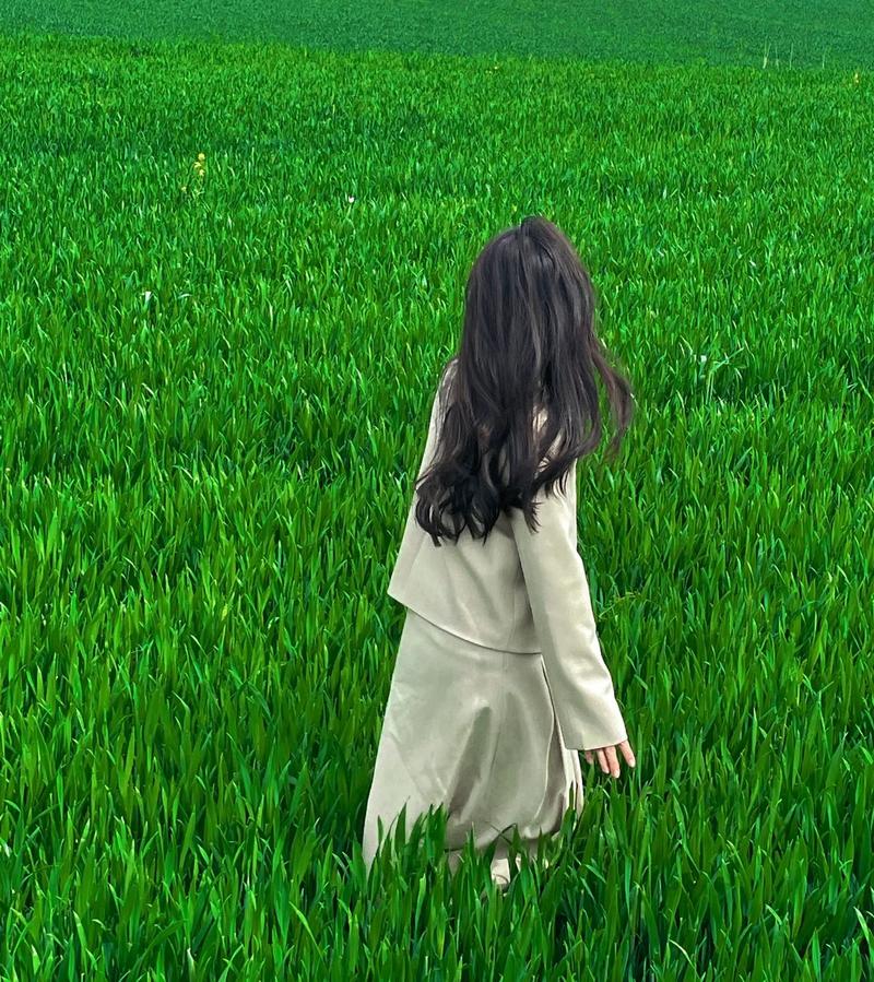 紫色背景图片小清新图1