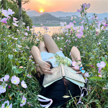 拍照如何找角度才好看女生图1