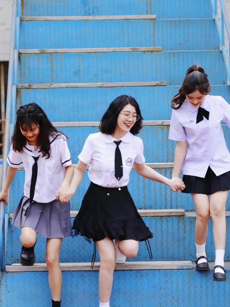 拍照姿势怎么摆女生校园图2