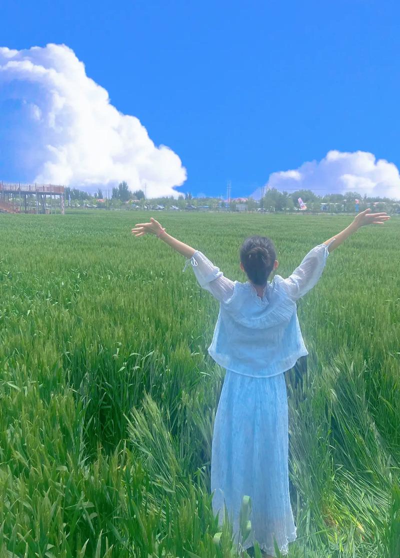 花丛中拍照的姿势怎样才漂亮呢