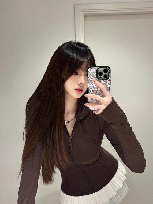 自拍手机角度怎么拿图1