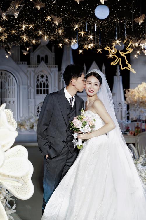 照相姿势摆拍图片图1