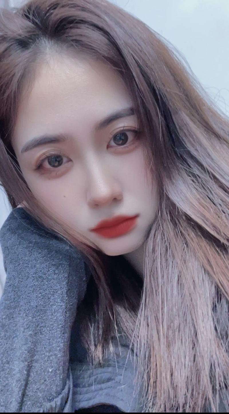 自拍姿势的摆法好看图片图1