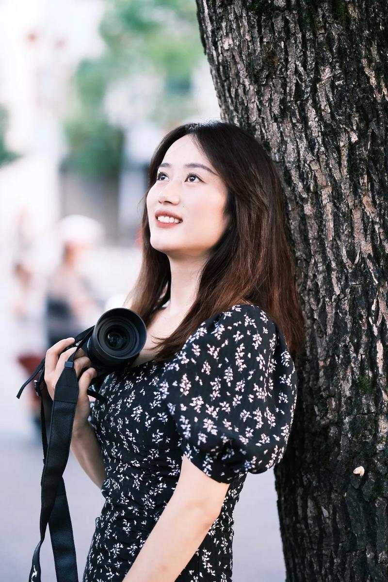 靠墙拍照片的姿势图片图3