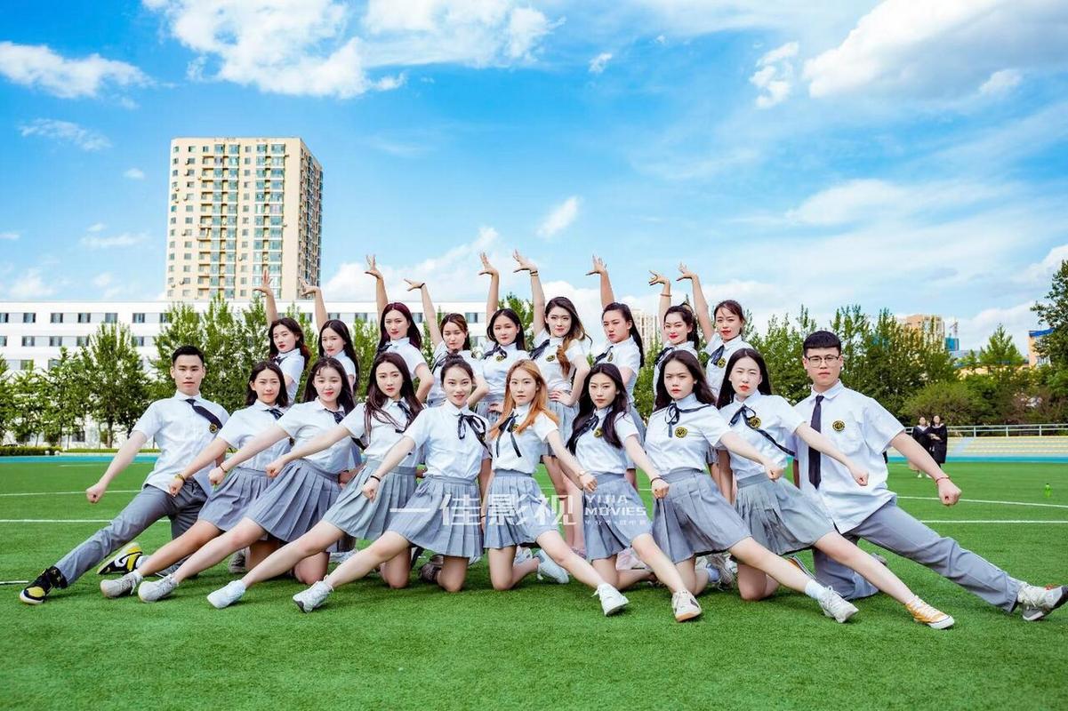 高考毕业季,多人毕业季拍照姿势怎么拍?