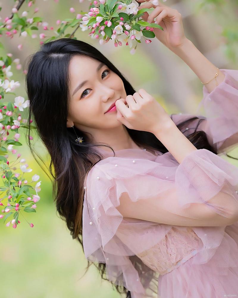 拍照姿势动作大全女图1