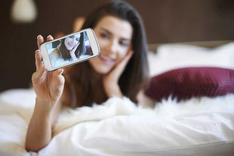 床上自拍姿势的摆法