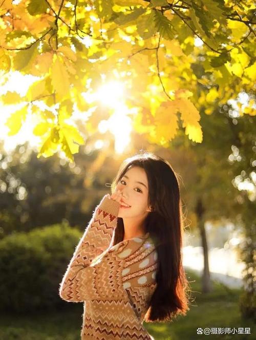 女生单人拍照时怎样摆出好看姿势