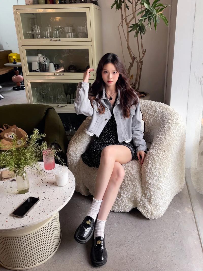 坐姿拍照姿势小短腿也能拍出大长腿