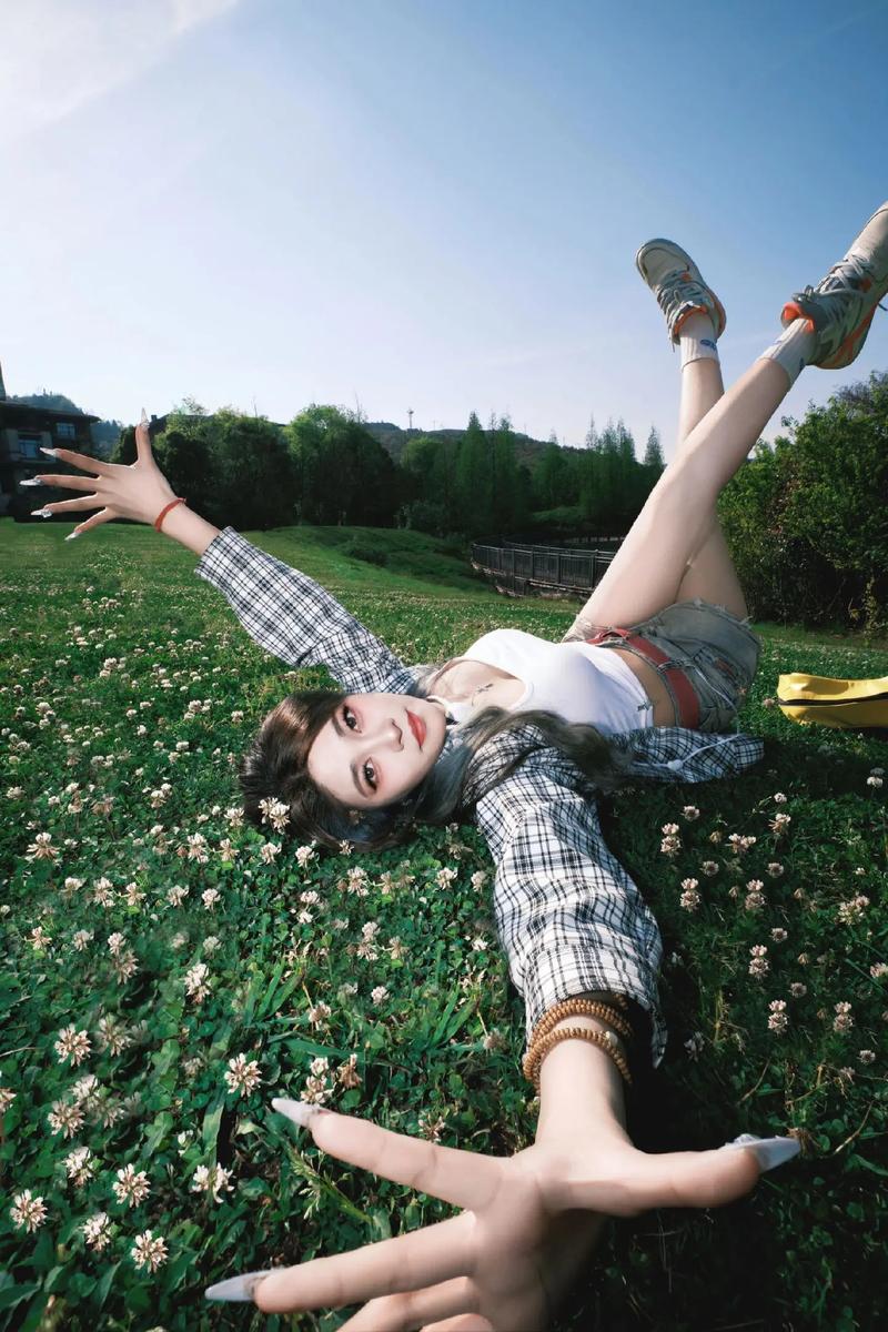 5分钟掌握手机拍人物照的技巧:角度+构图