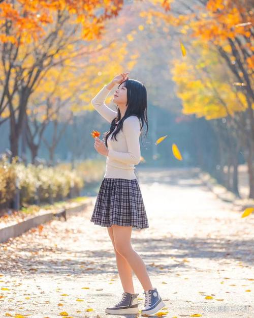 拍照姿势怎么摆女户外全身