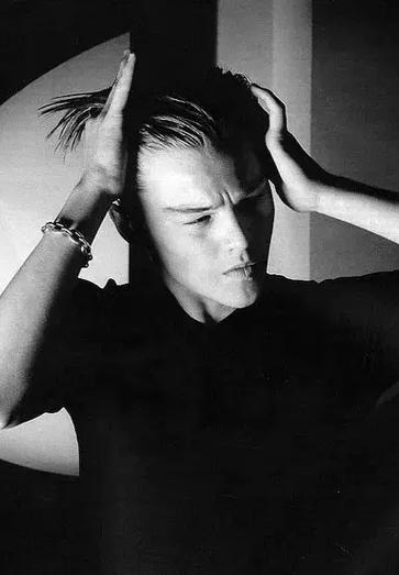 小李子直男式自拍什么梗小李子发福变大叔