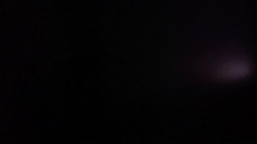 QQ空间里水印相机的闪光灯拍出来的照片是一个黑屏