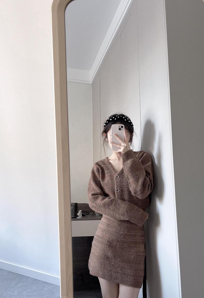 请问镜子里的自己和手机前置摄像头里的自己哪个是最真实的?_百度...