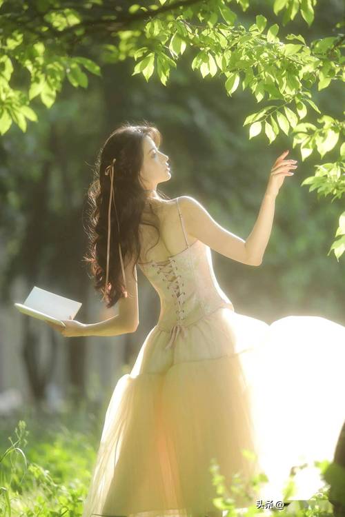 自拍照姿势怎么摆图片