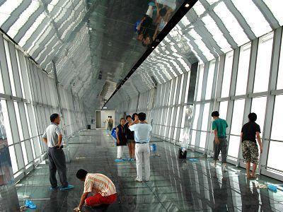 东方明珠塔玻璃走廊特点