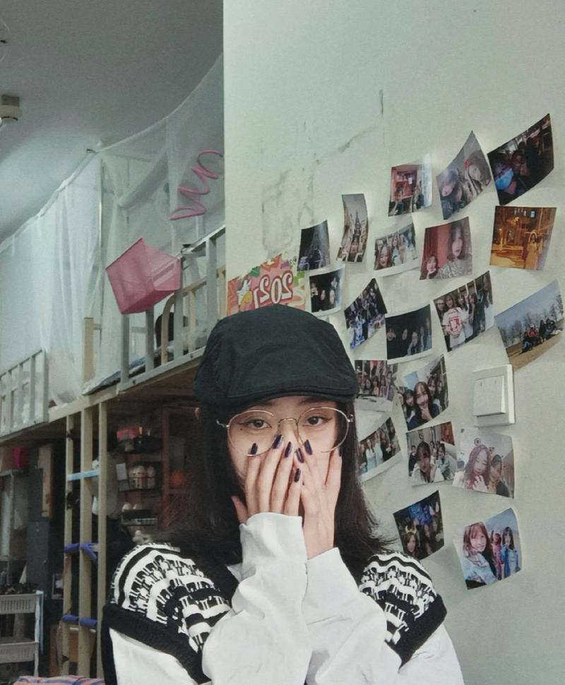 在宿舍如何用手机自拍?