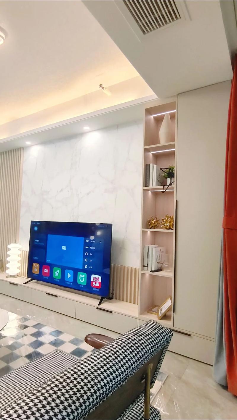 简单大气的电视背景墙客厅装修注意事项