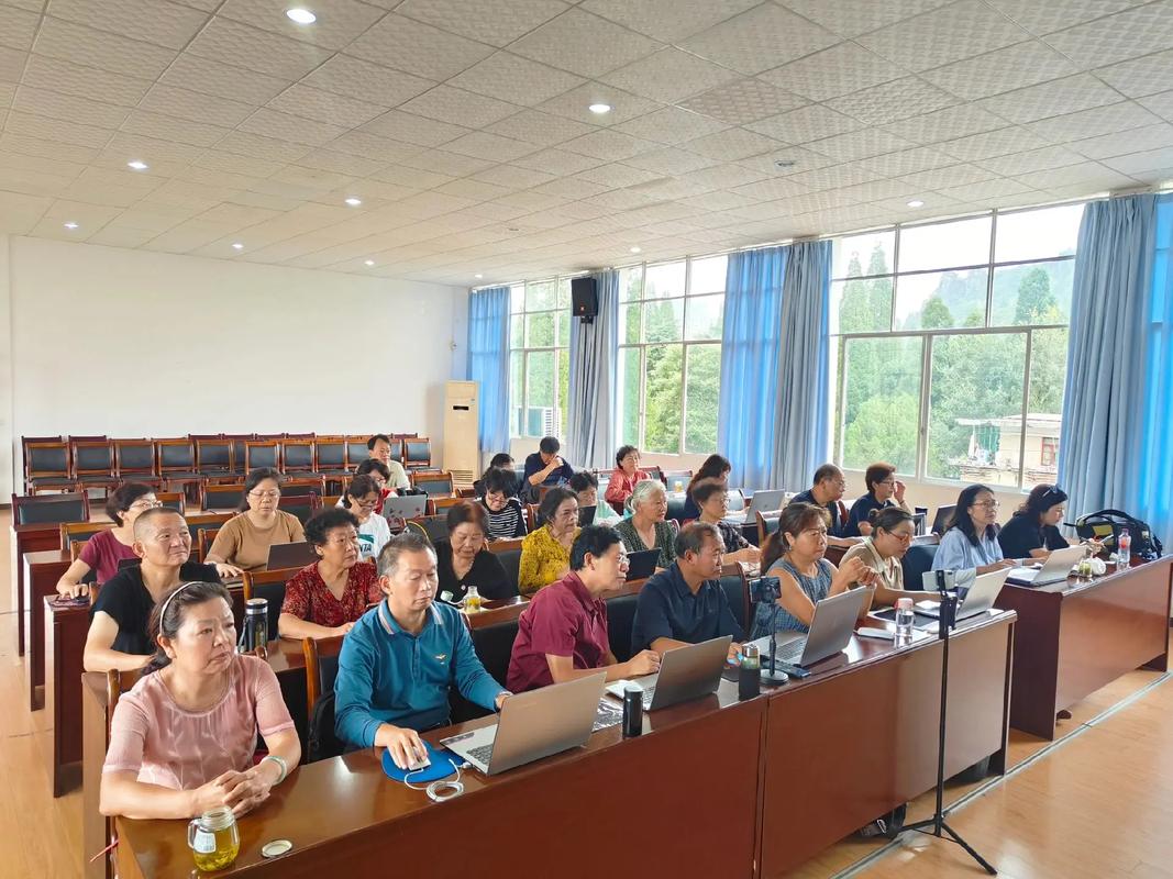 领导讲话拍照角度图片怎么拍图1