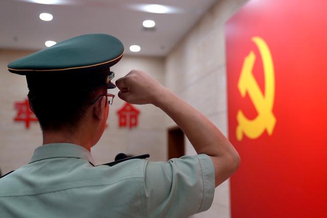 宣誓拍照角度是多少度图2