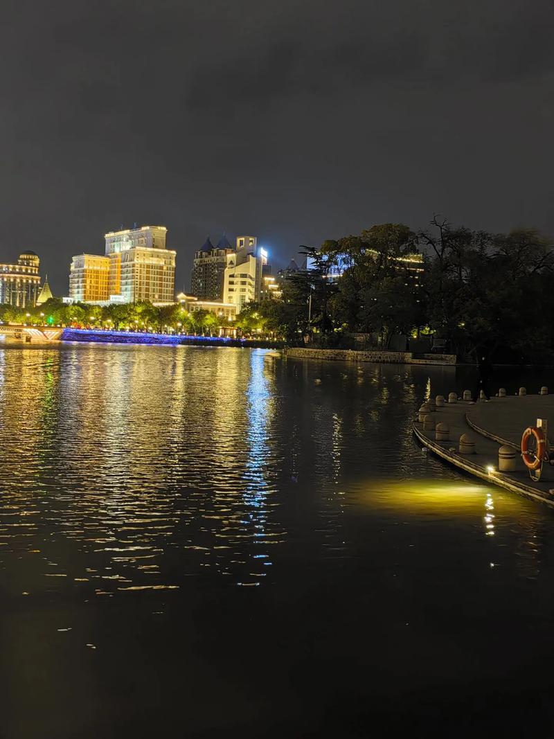 手机夜景拍照技巧