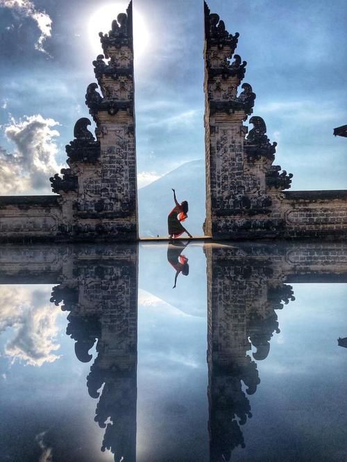 巴厘岛天空之门的倒影是怎么拍的