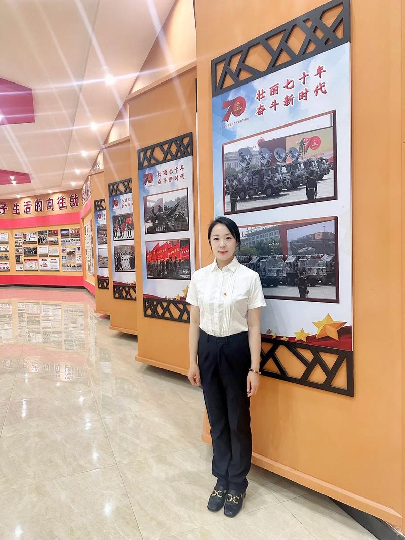 面对党旗宣誓的照片怎么拍好看