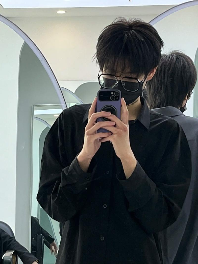 男生对镜子怎么拍照技巧