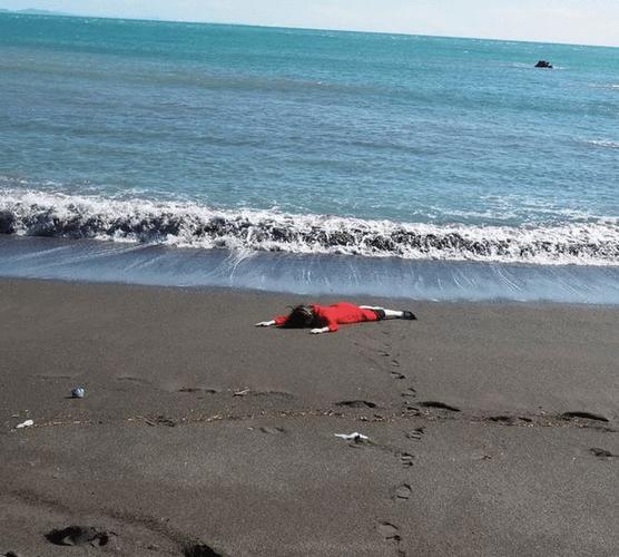 死亡视角拍照啥意思