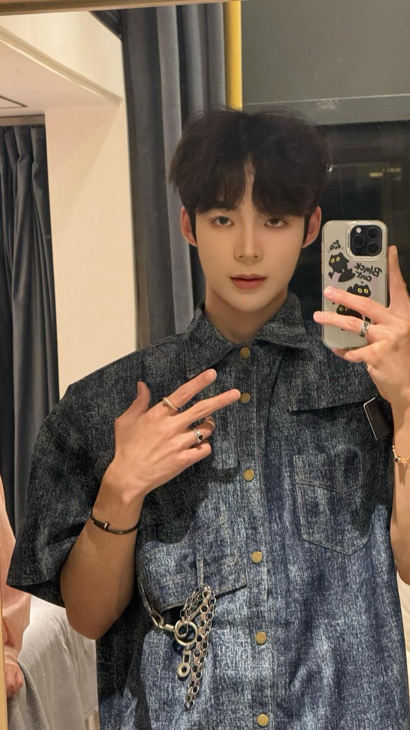 男生正脸自拍照技巧