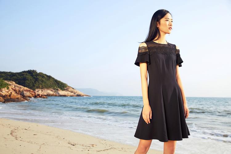 最上镜的衣服颜色