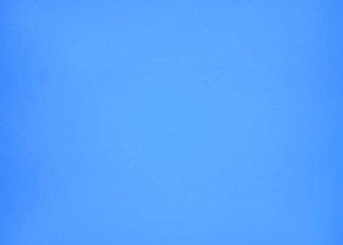 求把照片背景换成纯蓝色的,在线等...谢谢大神们