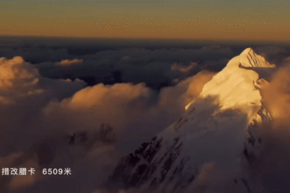 如何在视频中加动态图像背景?