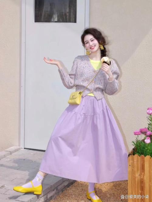 紫色配哪个色最好看