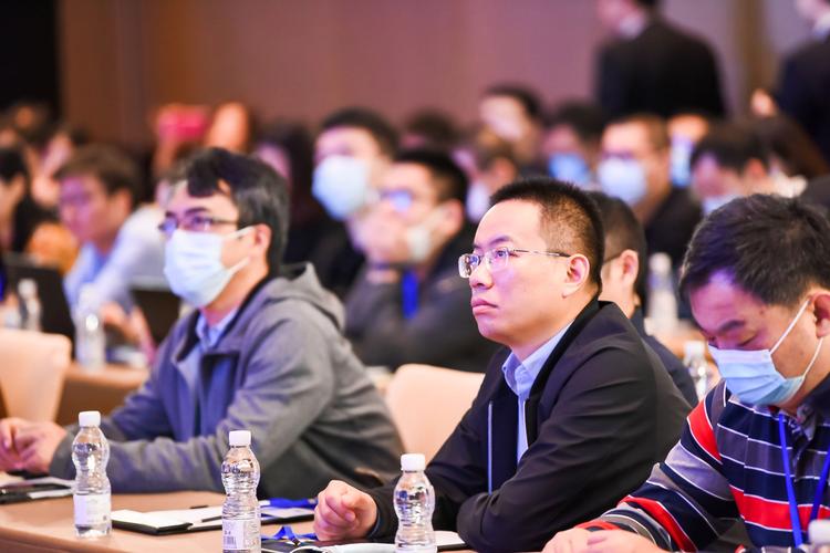 会议照片30人不同角度图1