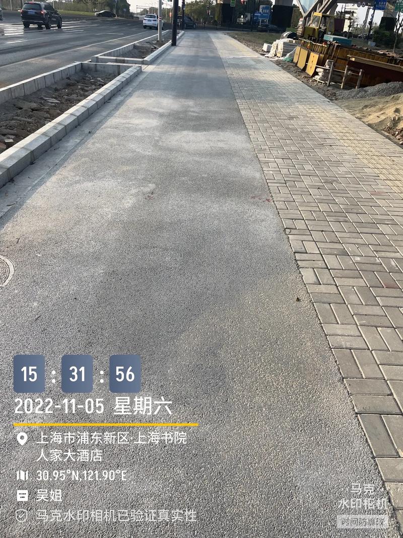 马克水印相机拍的照片不进入相册